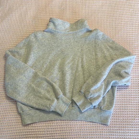 Abercrombie & Fitch - Cropped 1/4 Zip - Picture 3 of 3